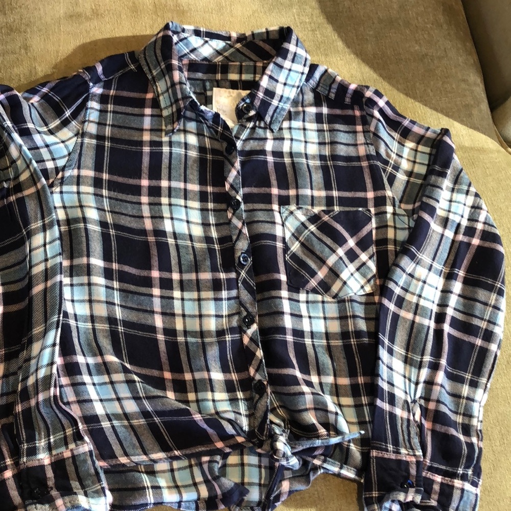 🌷Justice size 12 plaid shirt that ties at bottom